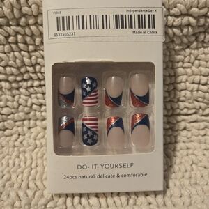 Independence Day American Flag Press-On Nail Set - Red, White & Blue